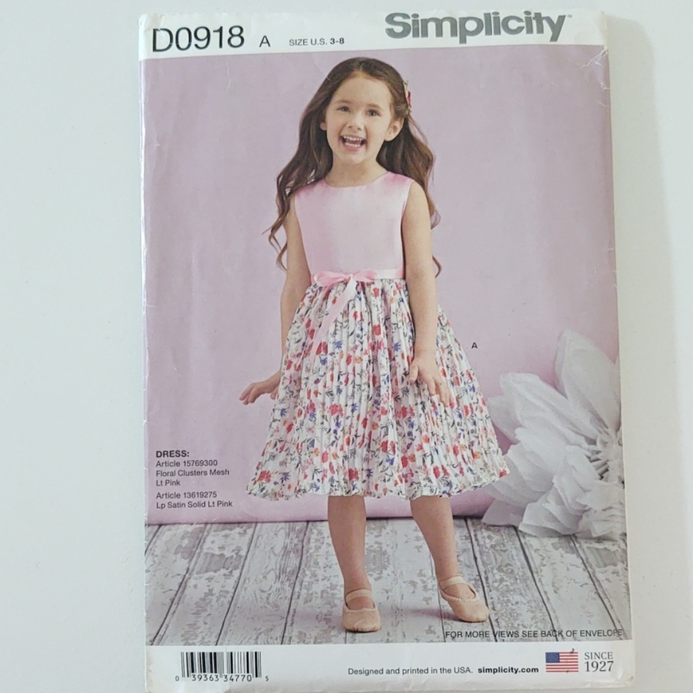 Simplicity Pattern 8351 Child's Dress